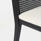 Silla de comedor sin brazos Clara con asiento crema y madera marrón claro